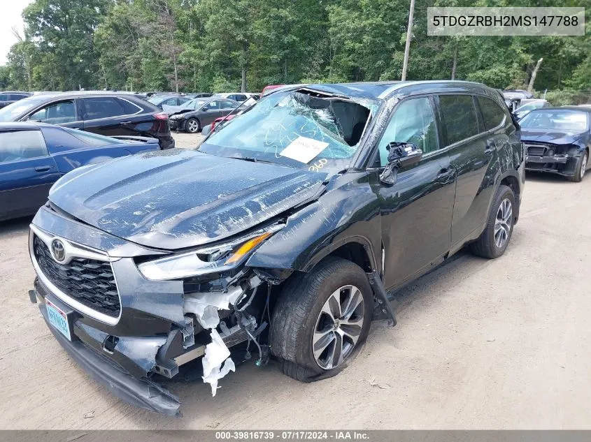 5TDGZRBH2MS147788 2021 Toyota Highlander Xle