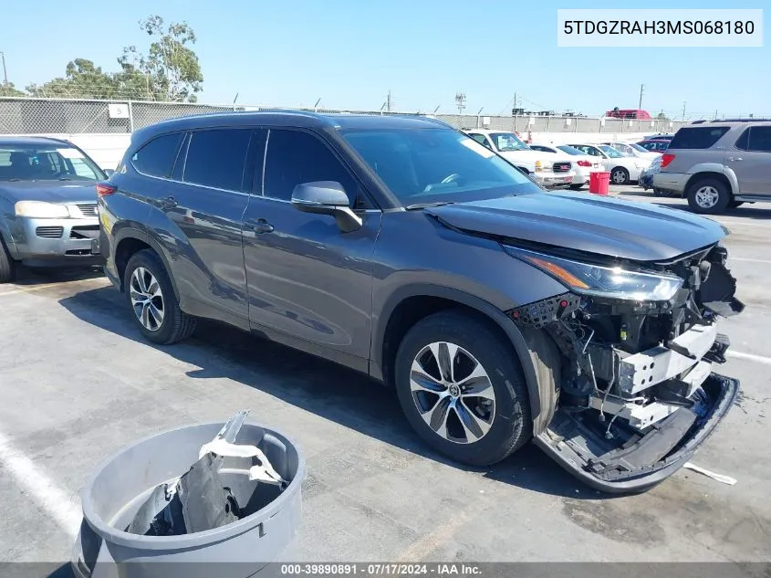 5TDGZRAH3MS068180 2021 Toyota Highlander Xle