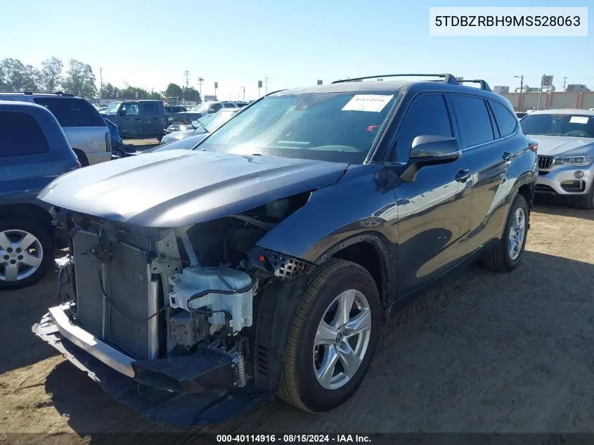 5TDBZRBH9MS528063 2021 Toyota Highlander Le