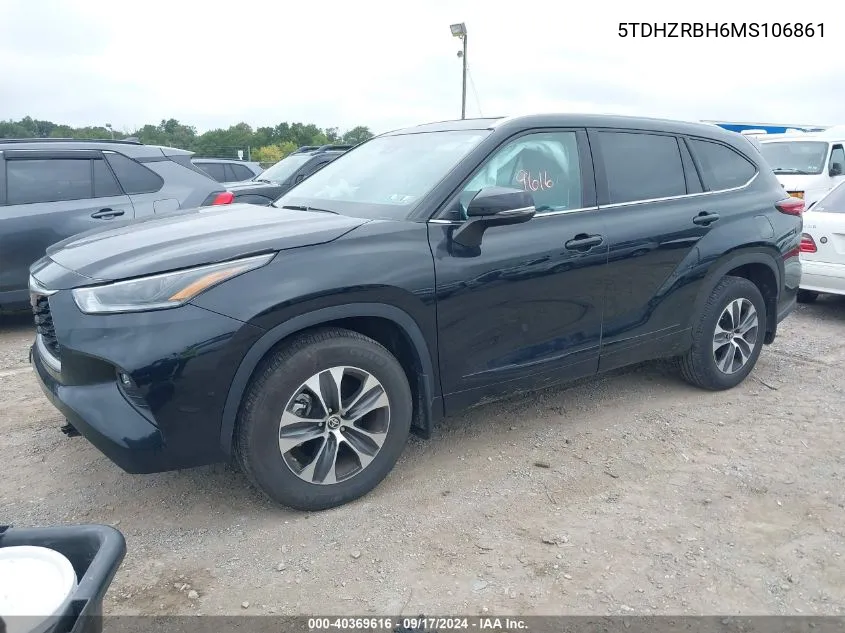 5TDHZRBH6MS106861 2021 Toyota Highlander Xle