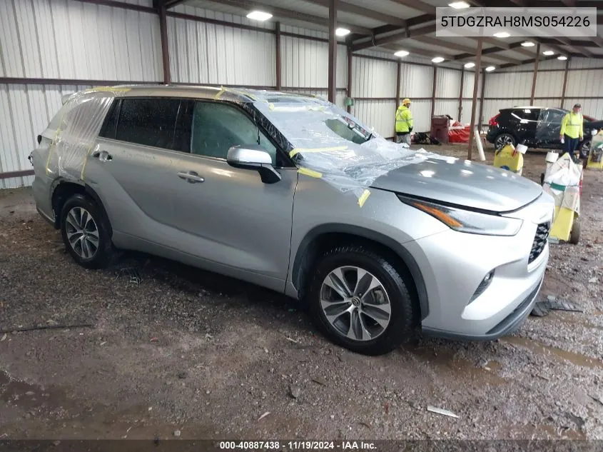 2021 Toyota Highlander Xle VIN: 5TDGZRAH8MS054226 Lot: 40887438