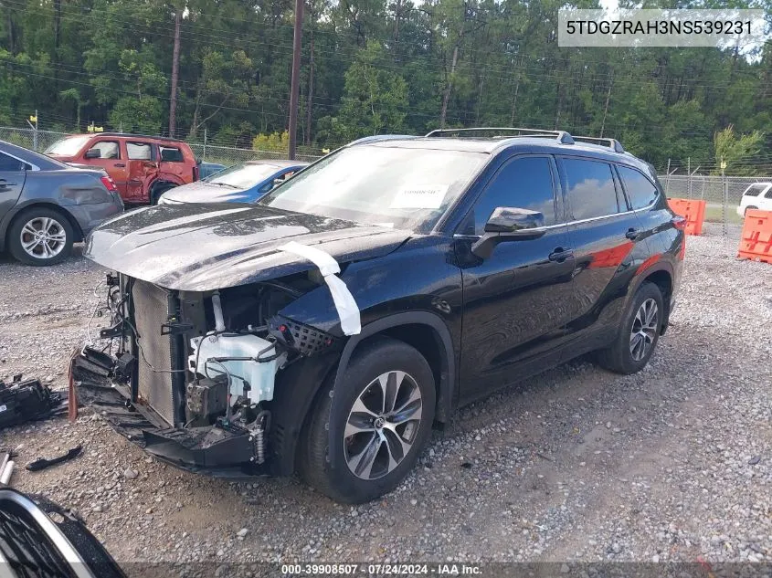 5TDGZRAH3NS539231 2022 Toyota Highlander Xle