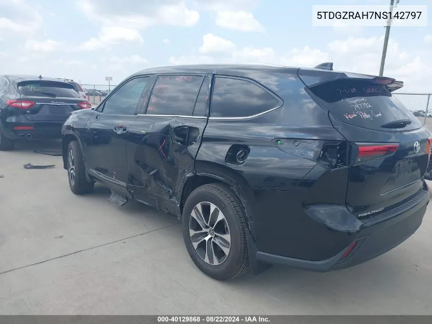 2022 Toyota Highlander Xle VIN: 5TDGZRAH7NS142797 Lot: 40129868