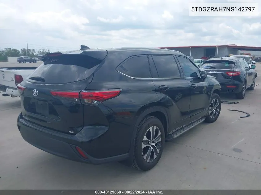 5TDGZRAH7NS142797 2022 Toyota Highlander Xle