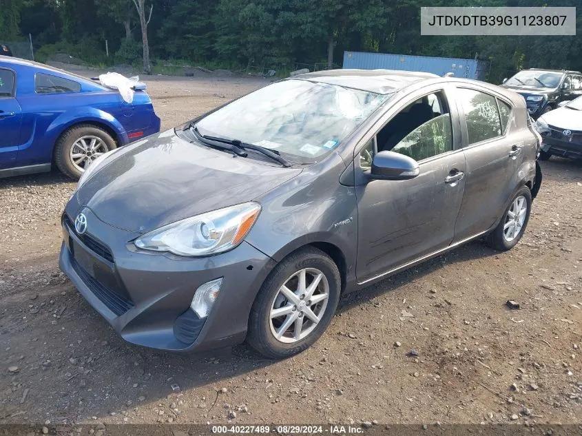 JTDKDTB39G1123807 2016 Toyota Prius C Three