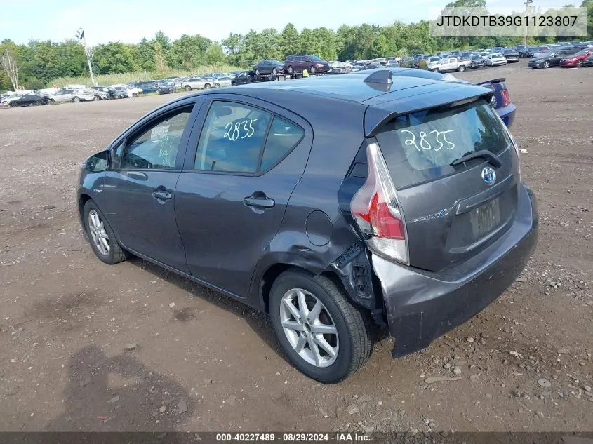 JTDKDTB39G1123807 2016 Toyota Prius C Three