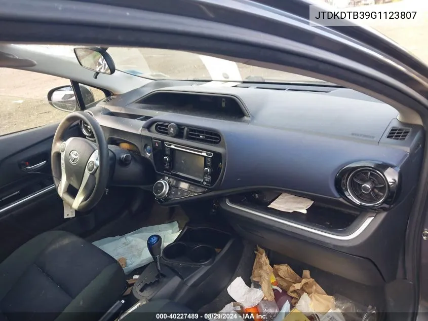 JTDKDTB39G1123807 2016 Toyota Prius C Three