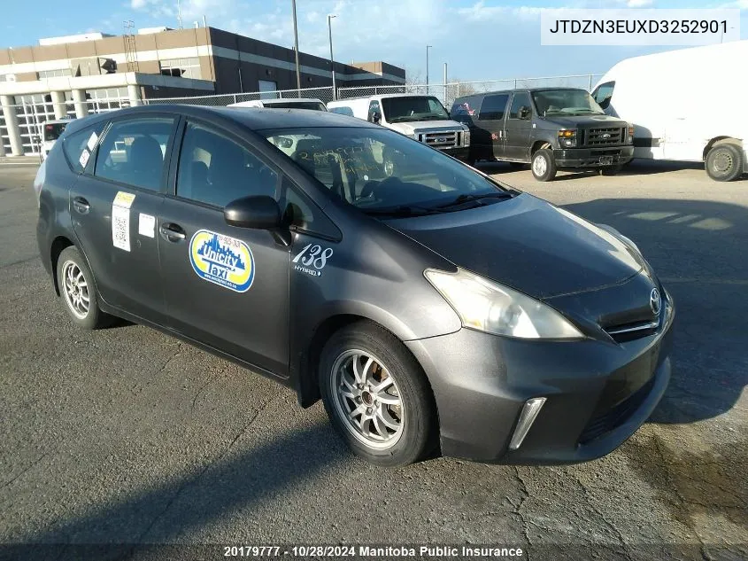 JTDZN3EUXD3252901 2013 Toyota Prius V