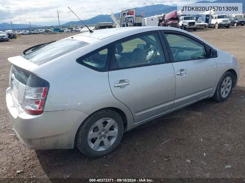 2005 Toyota Prius VIN: JTDKB20U757013098 Lot: 40372371