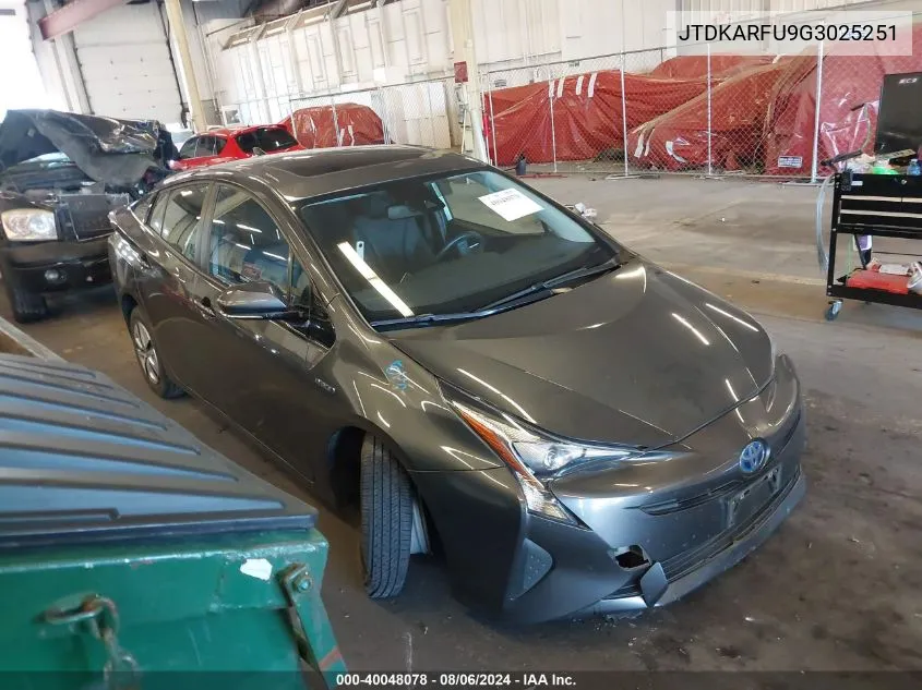 JTDKARFU9G3025251 2016 Toyota Prius Four