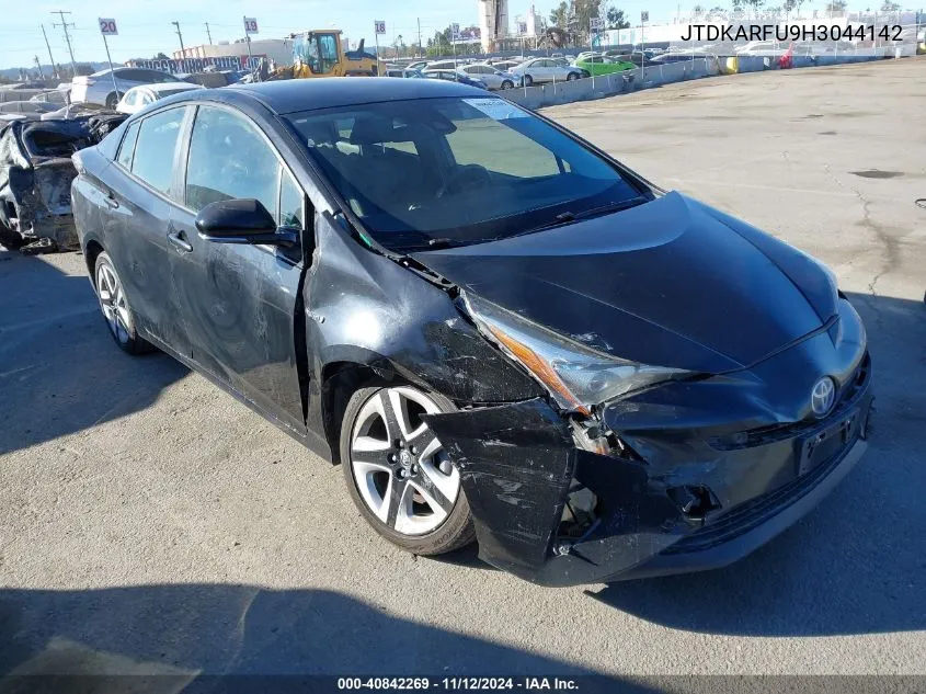 JTDKARFU9H3044142 2017 Toyota Prius Three Touring