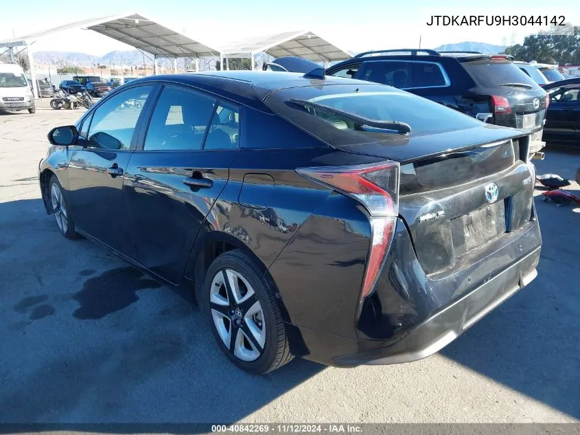 JTDKARFU9H3044142 2017 Toyota Prius Three Touring