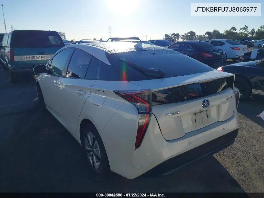 JTDKBRFU7J3065977 2018 Toyota Prius Two