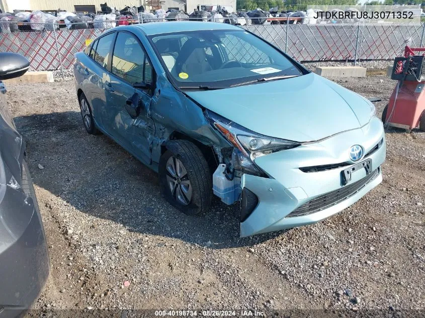 JTDKBRFU8J3071352 2018 Toyota Prius Two