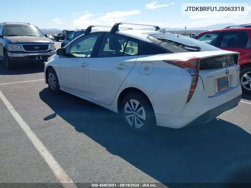 JTDKBRFU1J3063318 2018 Toyota Prius Two