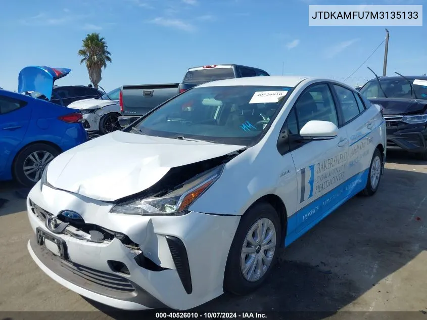 2021 Toyota Prius Le VIN: JTDKAMFU7M3135133 Lot: 40526010