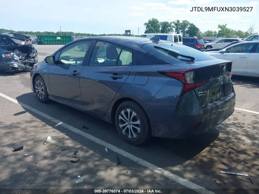 2022 Toyota Prius Le Awd-E VIN: JTDL9MFUXN3039527 Lot: 39776074