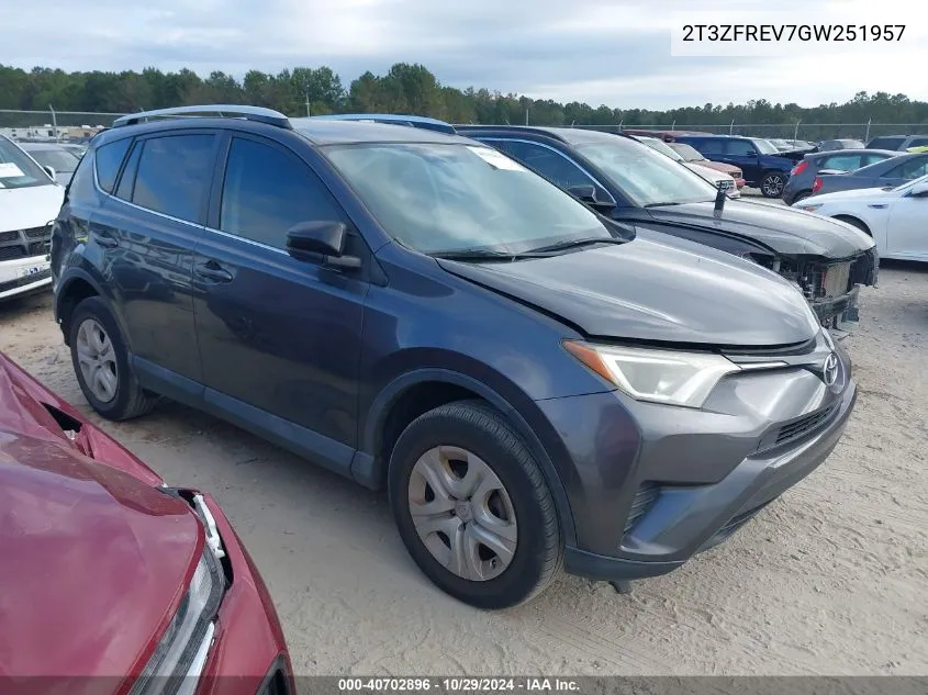 2T3ZFREV7GW251957 2016 Toyota Rav4 Le