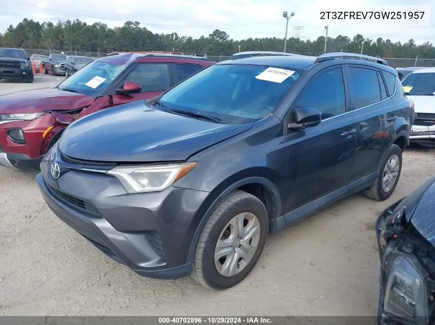 2T3ZFREV7GW251957 2016 Toyota Rav4 Le