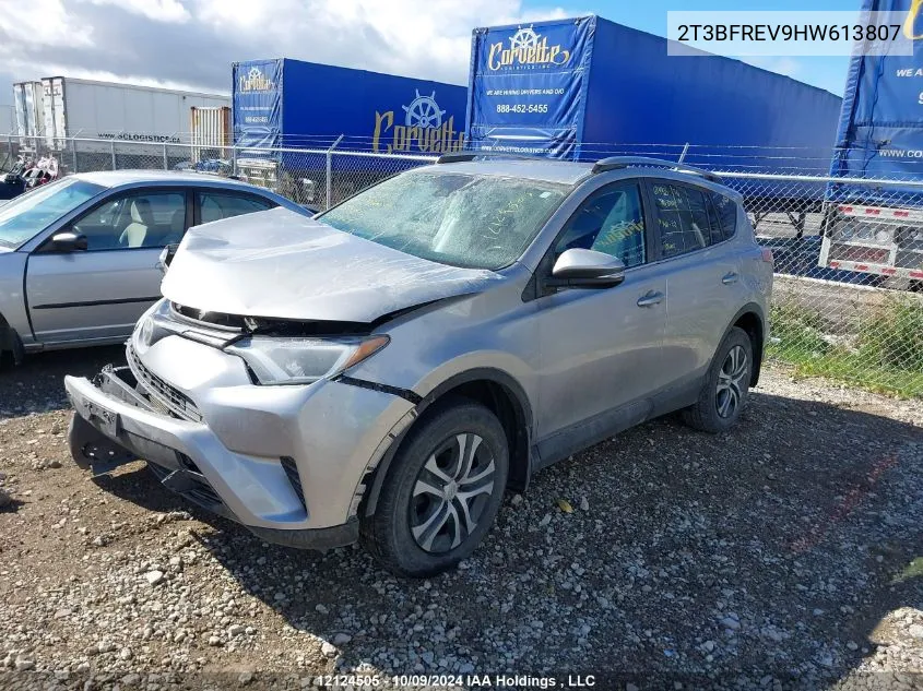 2T3BFREV9HW613807 2017 Toyota Rav4 Le