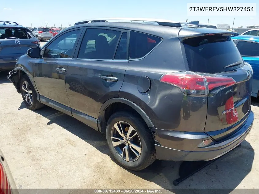 2T3WFREV5HW327454 2017 Toyota Rav4 Xle