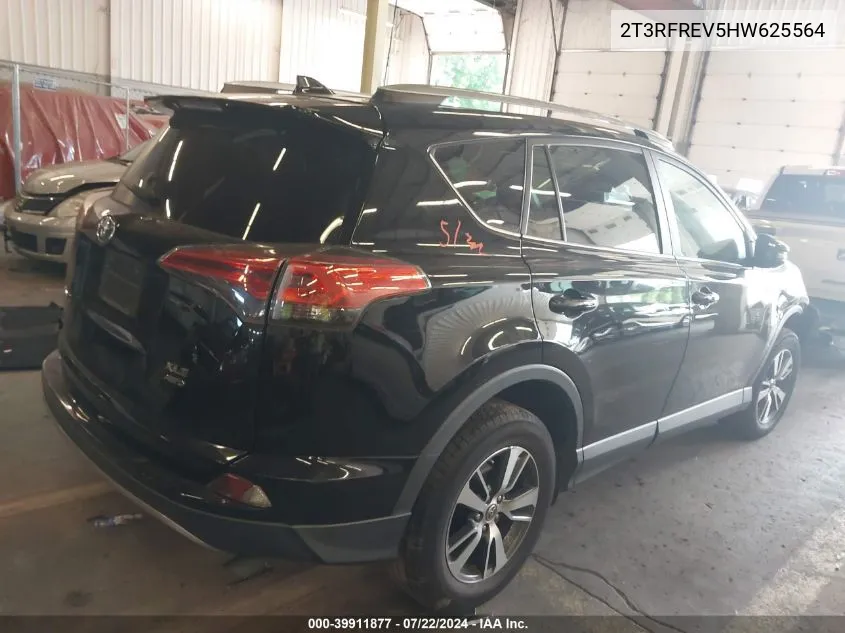 2T3RFREV5HW625564 2017 Toyota Rav4 Xle