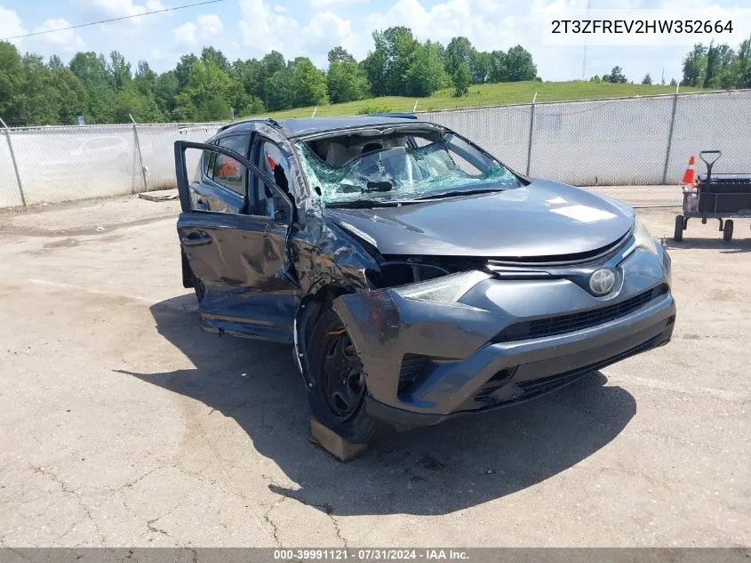 2T3ZFREV2HW352664 2017 Toyota Rav4 Le