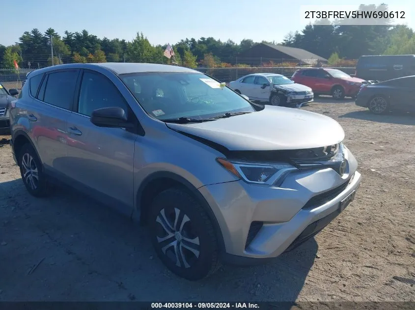 2T3BFREV5HW690612 2017 Toyota Rav4 Le