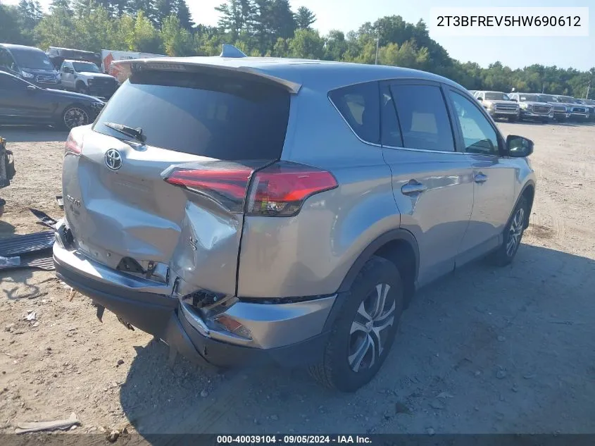 2T3BFREV5HW690612 2017 Toyota Rav4 Le