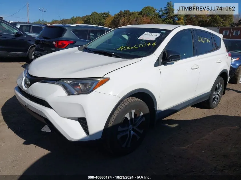 JTMBFREV5JJ741062 2018 Toyota Rav4 Le