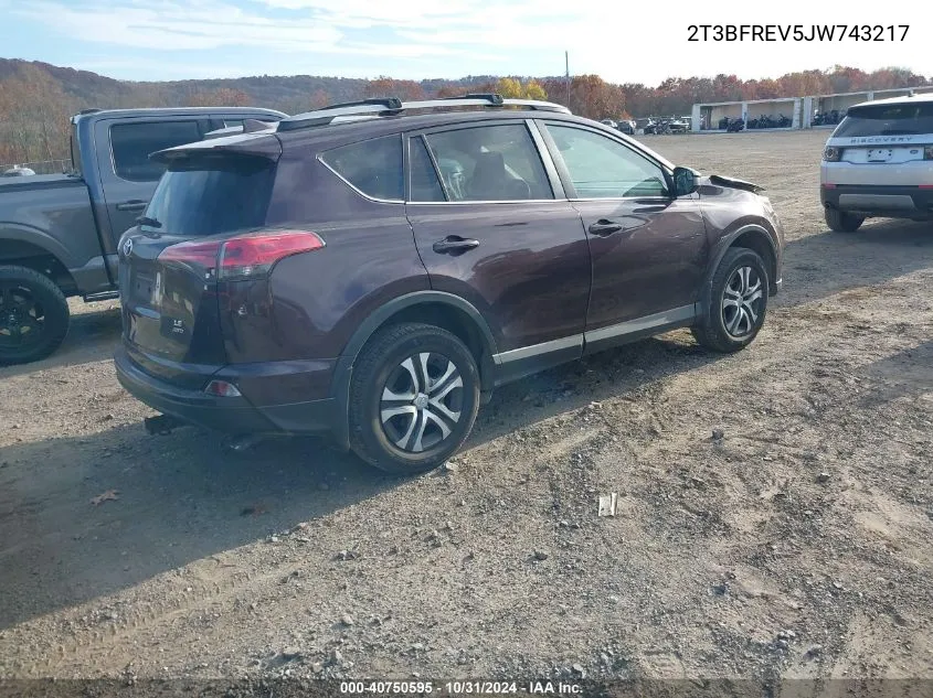 2T3BFREV5JW743217 2018 Toyota Rav4 Le