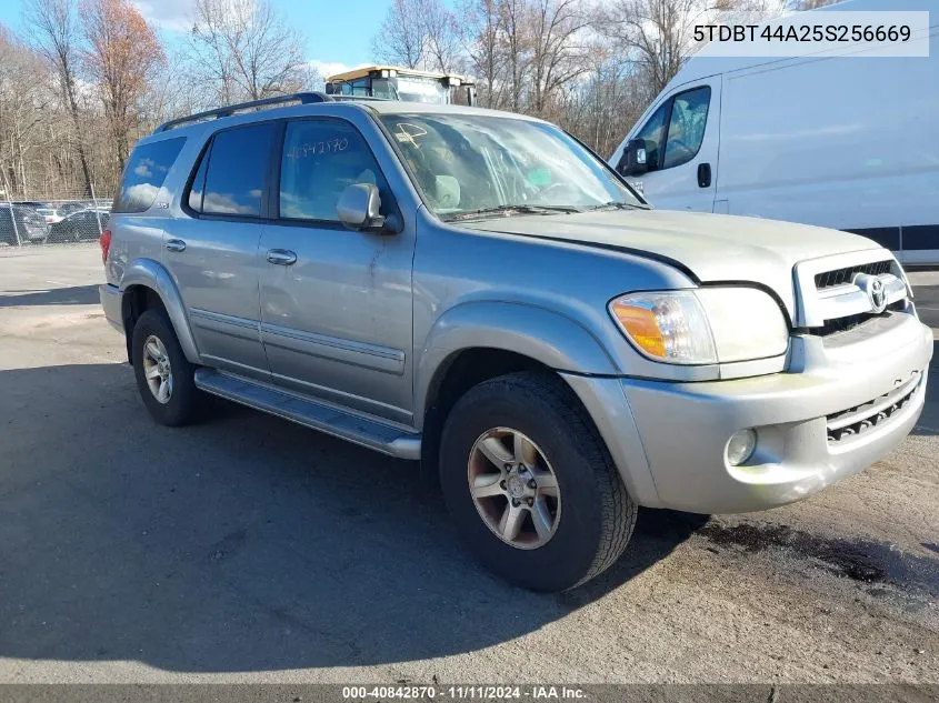 2005 Toyota Sequoia Sr5 V8 VIN: 5TDBT44A25S256669 Lot: 40842870