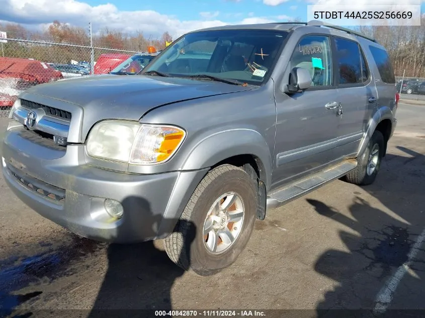 2005 Toyota Sequoia Sr5 V8 VIN: 5TDBT44A25S256669 Lot: 40842870