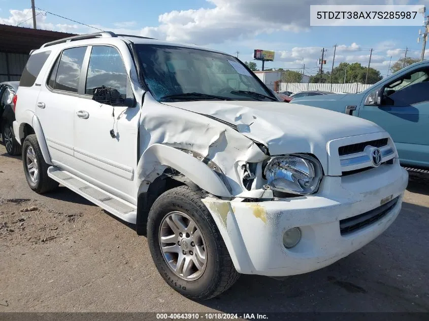 2007 Toyota Sequoia Limited V8 VIN: 5TDZT38AX7S285987 Lot: 40643910