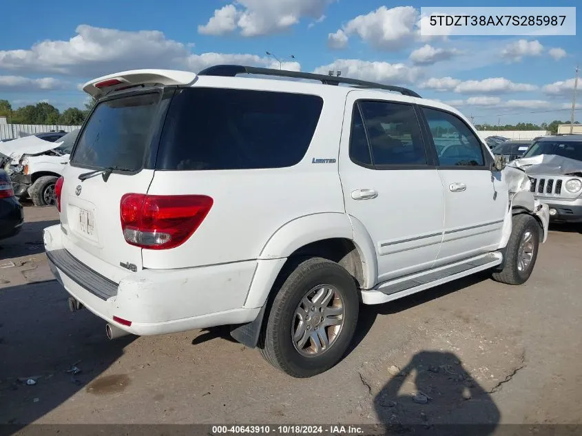 2007 Toyota Sequoia Limited V8 VIN: 5TDZT38AX7S285987 Lot: 40643910