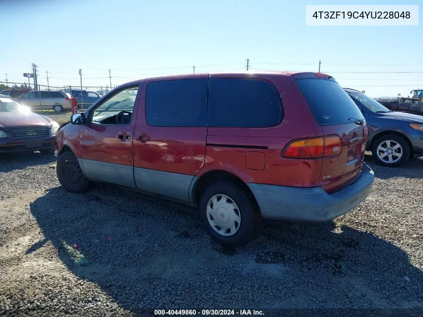 2000 Toyota Sienna Ce VIN: 4T3ZF19C4YU228048 Lot: 40449860