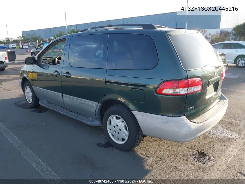 2002 Toyota Sienna Le VIN: 4T3ZF13CX2U445216 Lot: 40742488