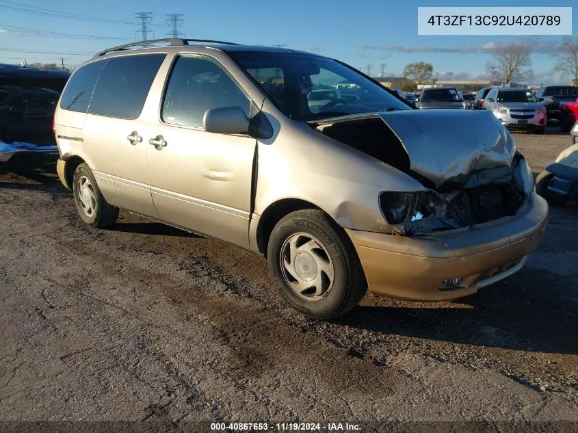 2002 Toyota Sienna Le/Xle VIN: 4T3ZF13C92U420789 Lot: 40867653