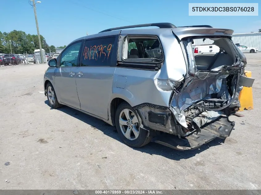 5TDKK3DC3BS076028 2011 Toyota Sienna Le V6