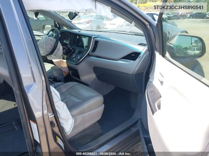 5TDKZ3DC3HS890541 2017 Toyota Sienna Le 8 Passenger