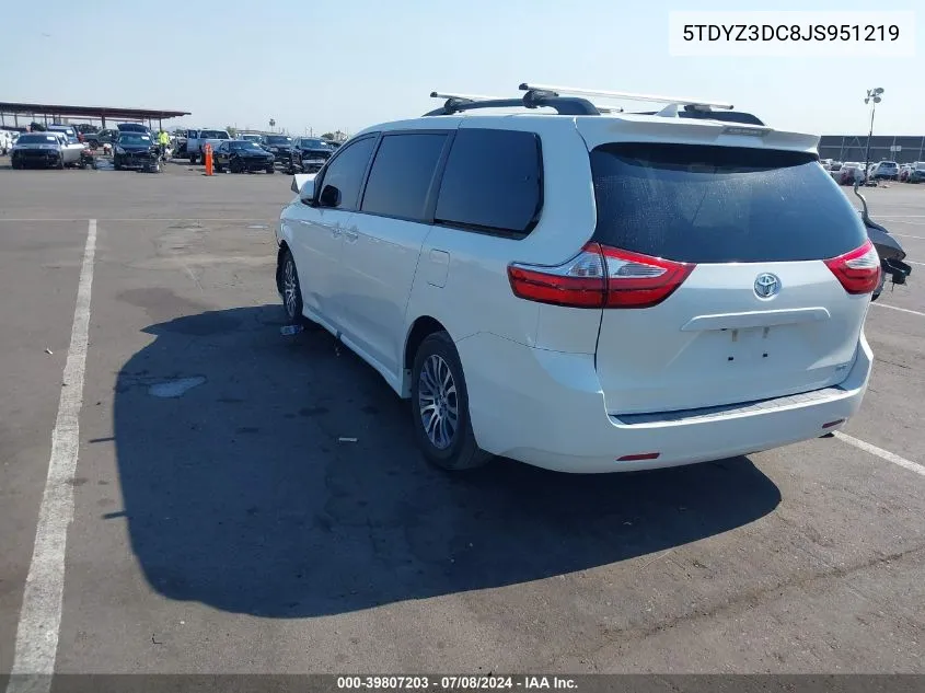 5TDYZ3DC8JS951219 2018 Toyota Sienna Xle 8 Passenger