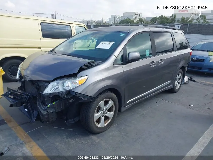 2019 Toyota Sienna Le 8 Passenger VIN: 5TDKZ3DC2KS019945 Lot: 40403233