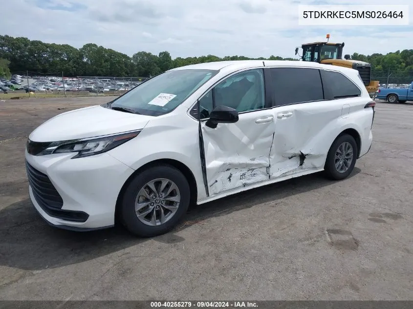 2021 Toyota Sienna Le VIN: 5TDKRKEC5MS026464 Lot: 40255279