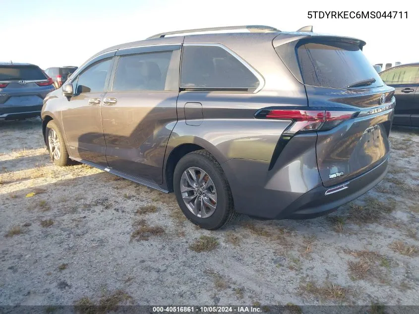 5TDYRKEC6MS044711 2021 Toyota Sienna Xle