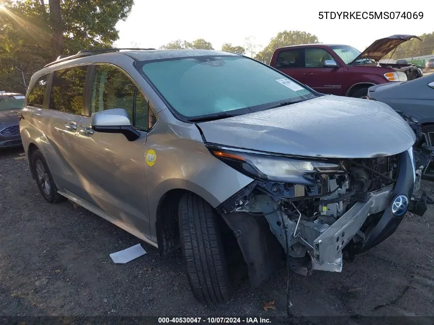 5TDYRKEC5MS074069 2021 Toyota Sienna Xle