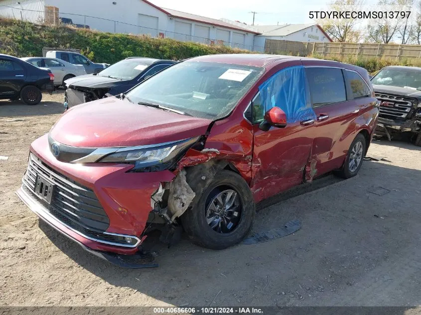 5TDYRKEC8MS013797 2021 Toyota Sienna Xle