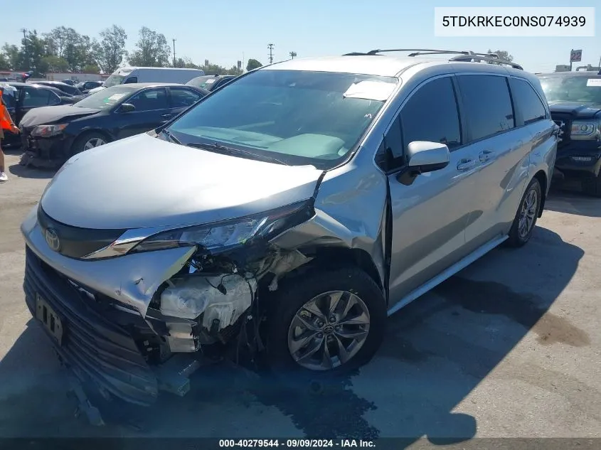 2022 Toyota Sienna Le VIN: 5TDKRKEC0NS074939 Lot: 40279544