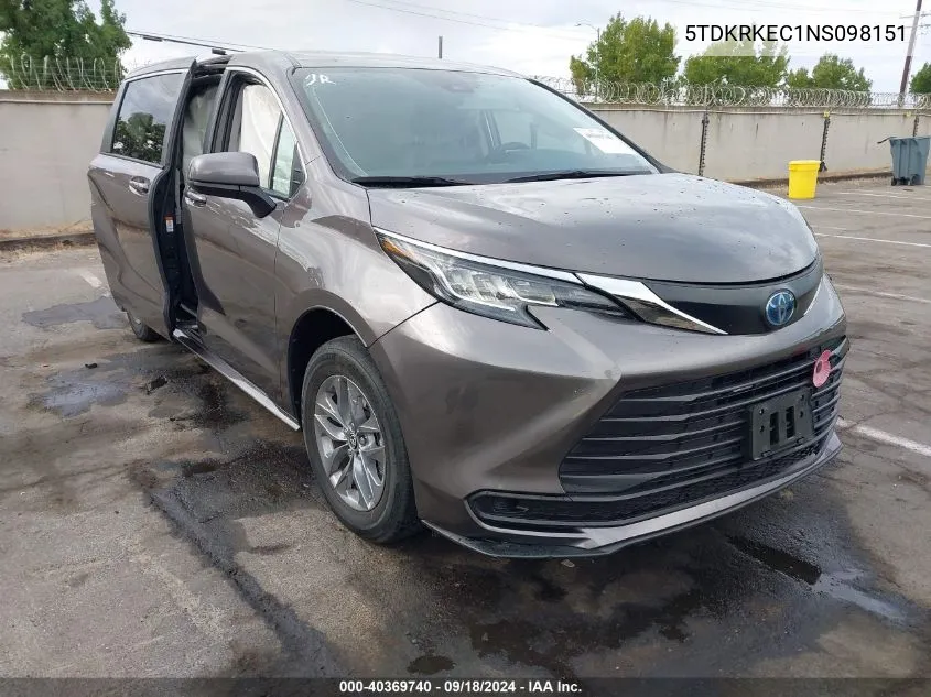 2022 Toyota Sienna Le VIN: 5TDKRKEC1NS098151 Lot: 40369740