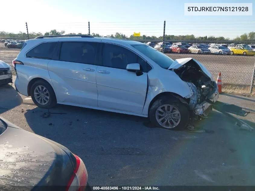 5TDJRKEC7NS121928 2022 Toyota Sienna Xle