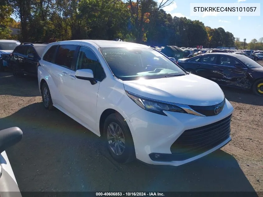 2022 Toyota Sienna Le VIN: 5TDKRKEC4NS101057 Lot: 40606853